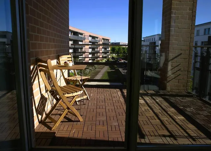 Lovely Modern 1 Bedroom Apartment