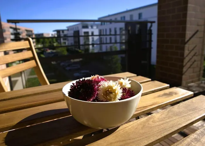 Lovely Modern 1 Bedroom Apartment